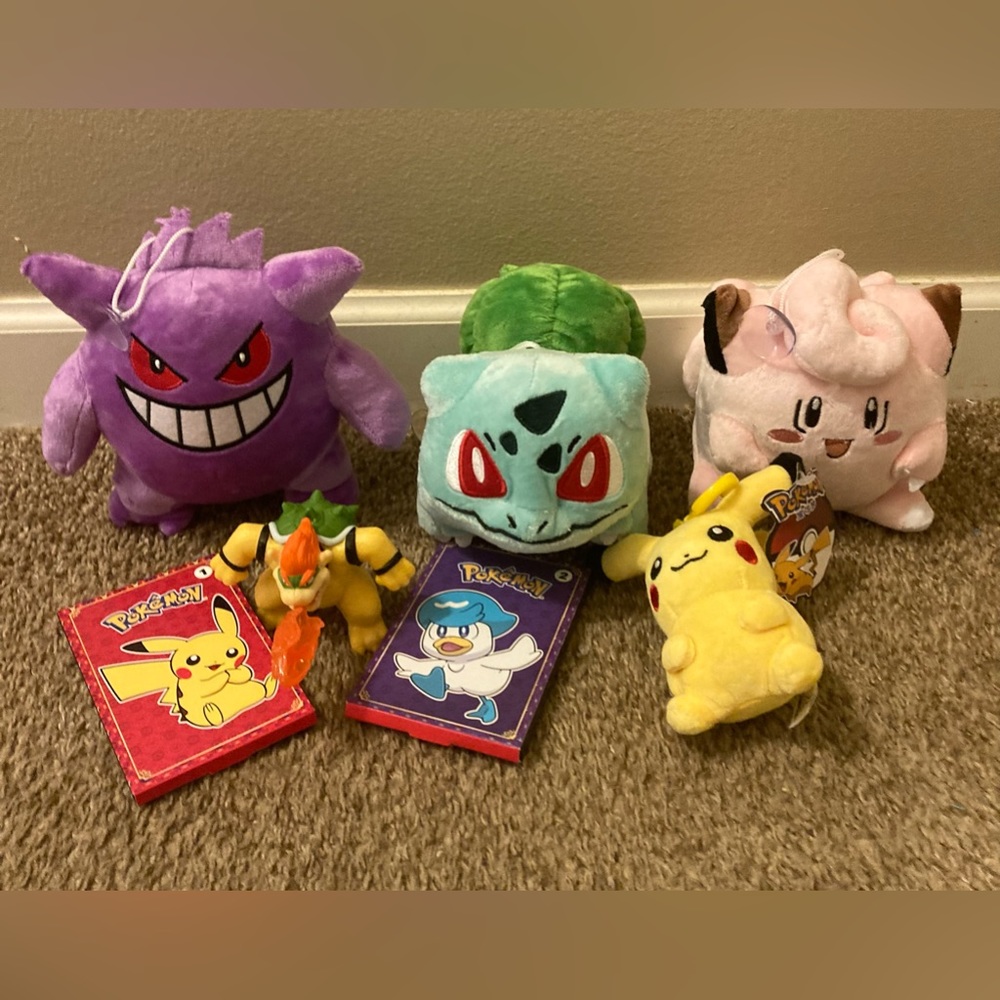 Pokémon 7-piece bundle